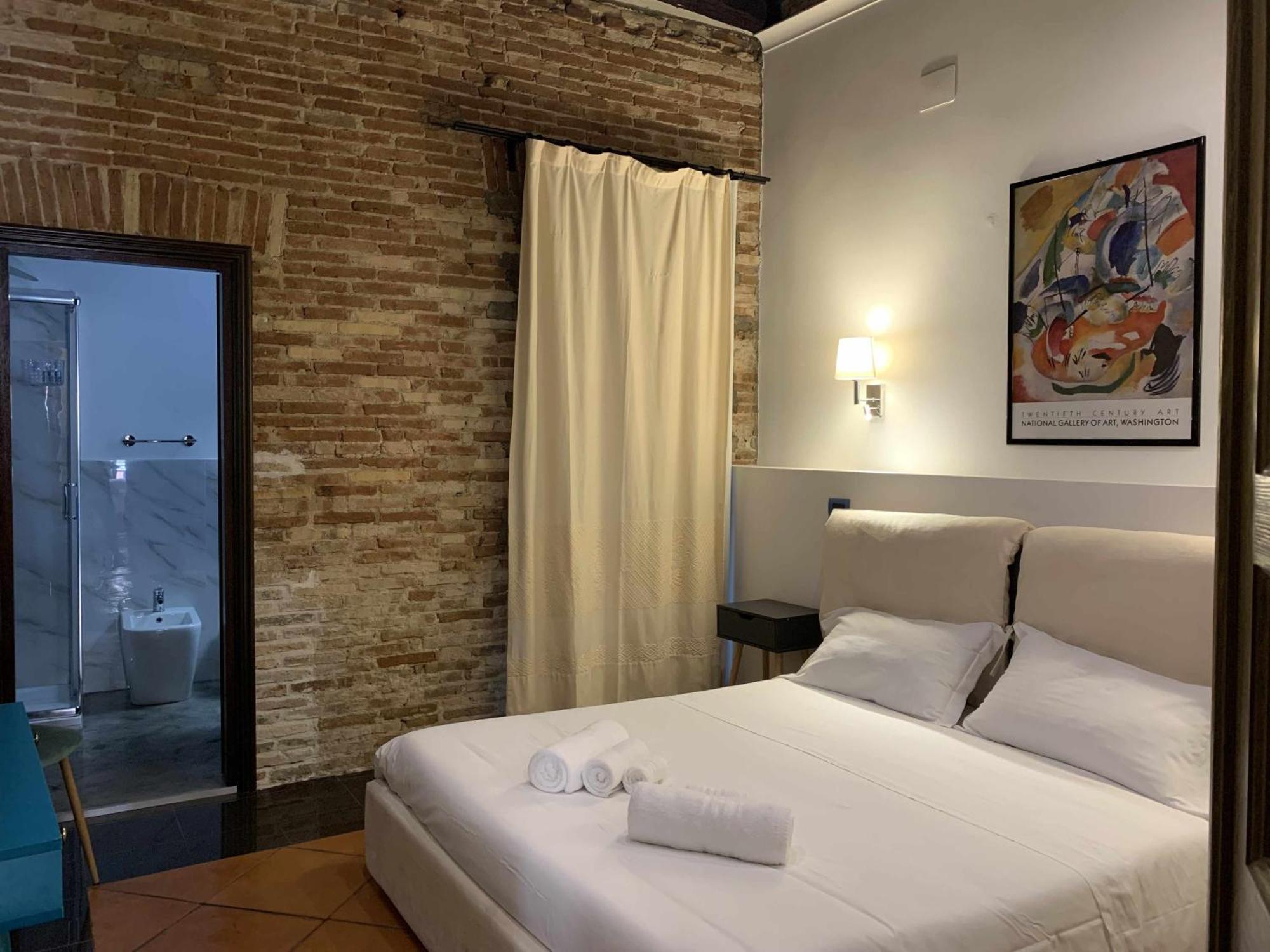 C&O Savoia Deluxe Rooms Cagliari Esterno foto