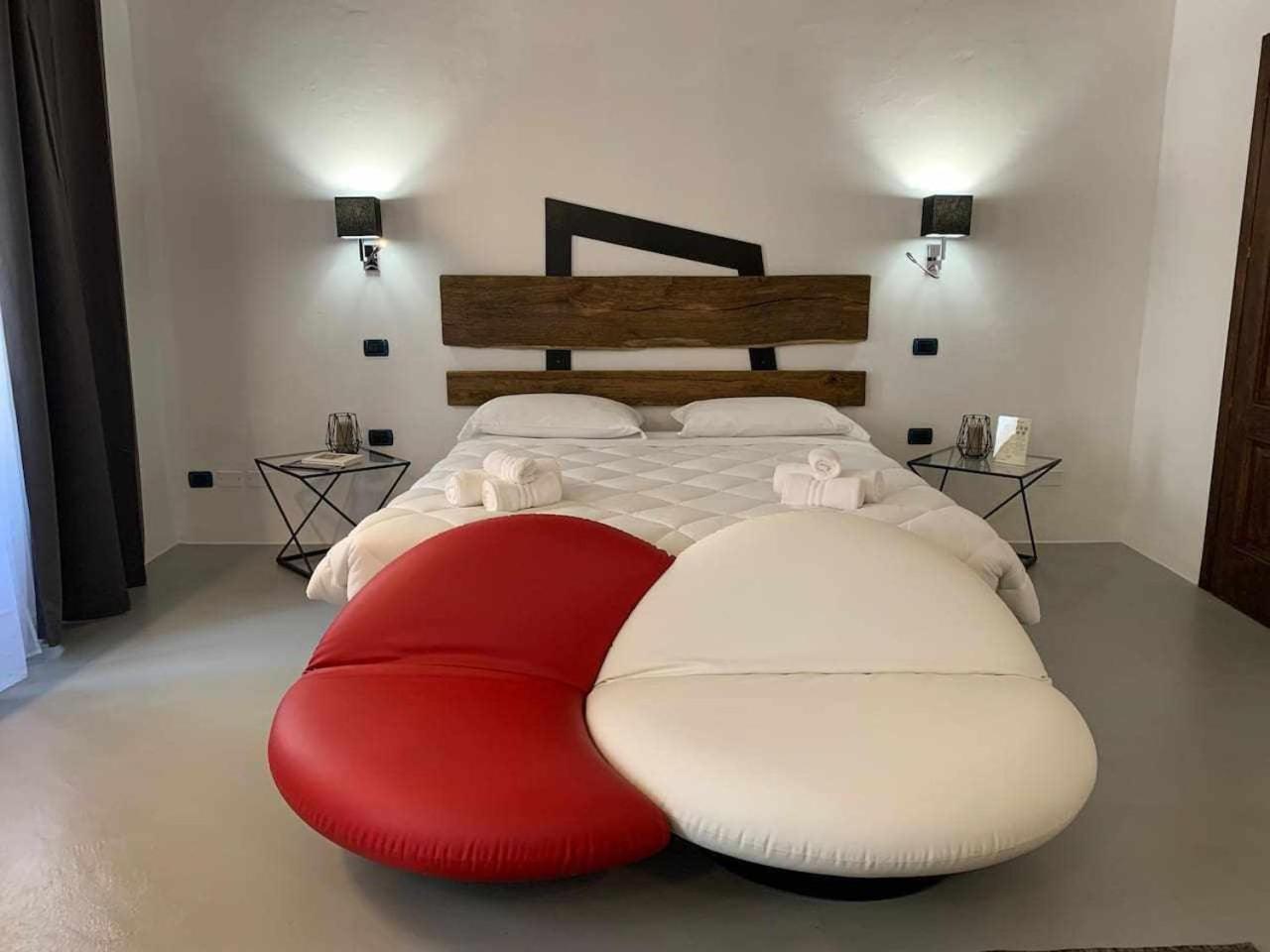 C&O Savoia Deluxe Rooms Cagliari Esterno foto