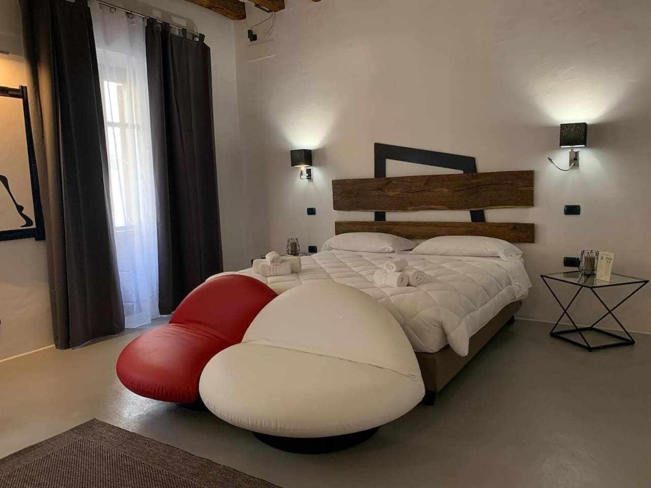 C&O Savoia Deluxe Rooms Cagliari Esterno foto
