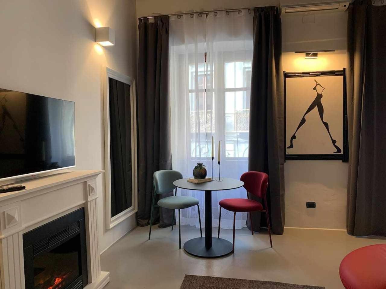 C&O Savoia Deluxe Rooms Cagliari Esterno foto