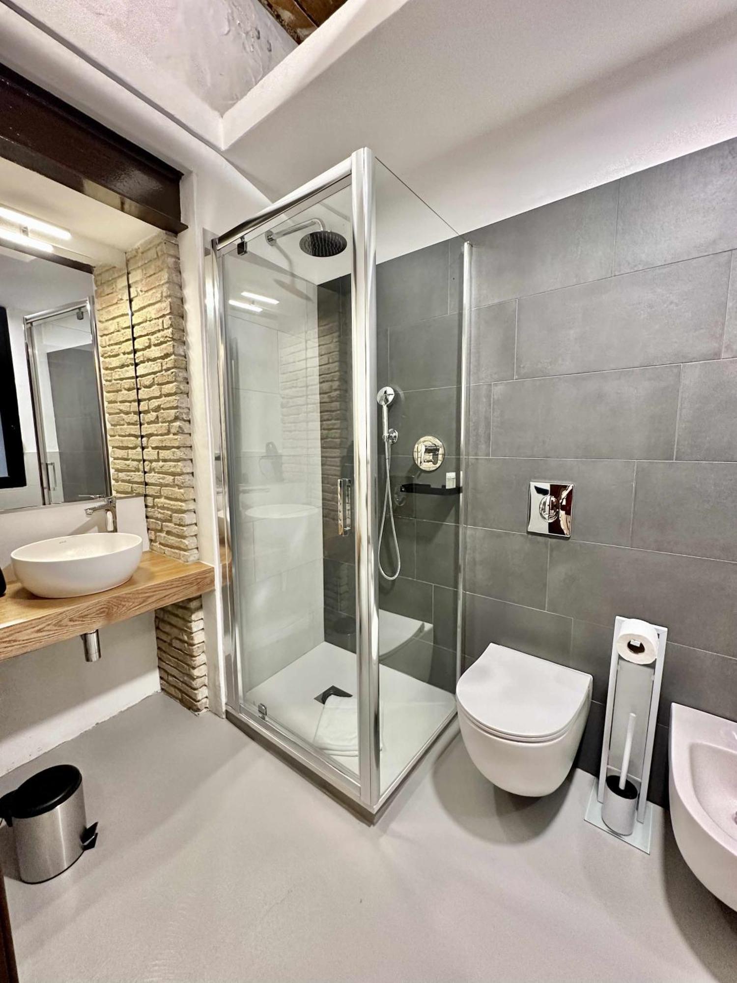 C&O Savoia Deluxe Rooms Cagliari Esterno foto