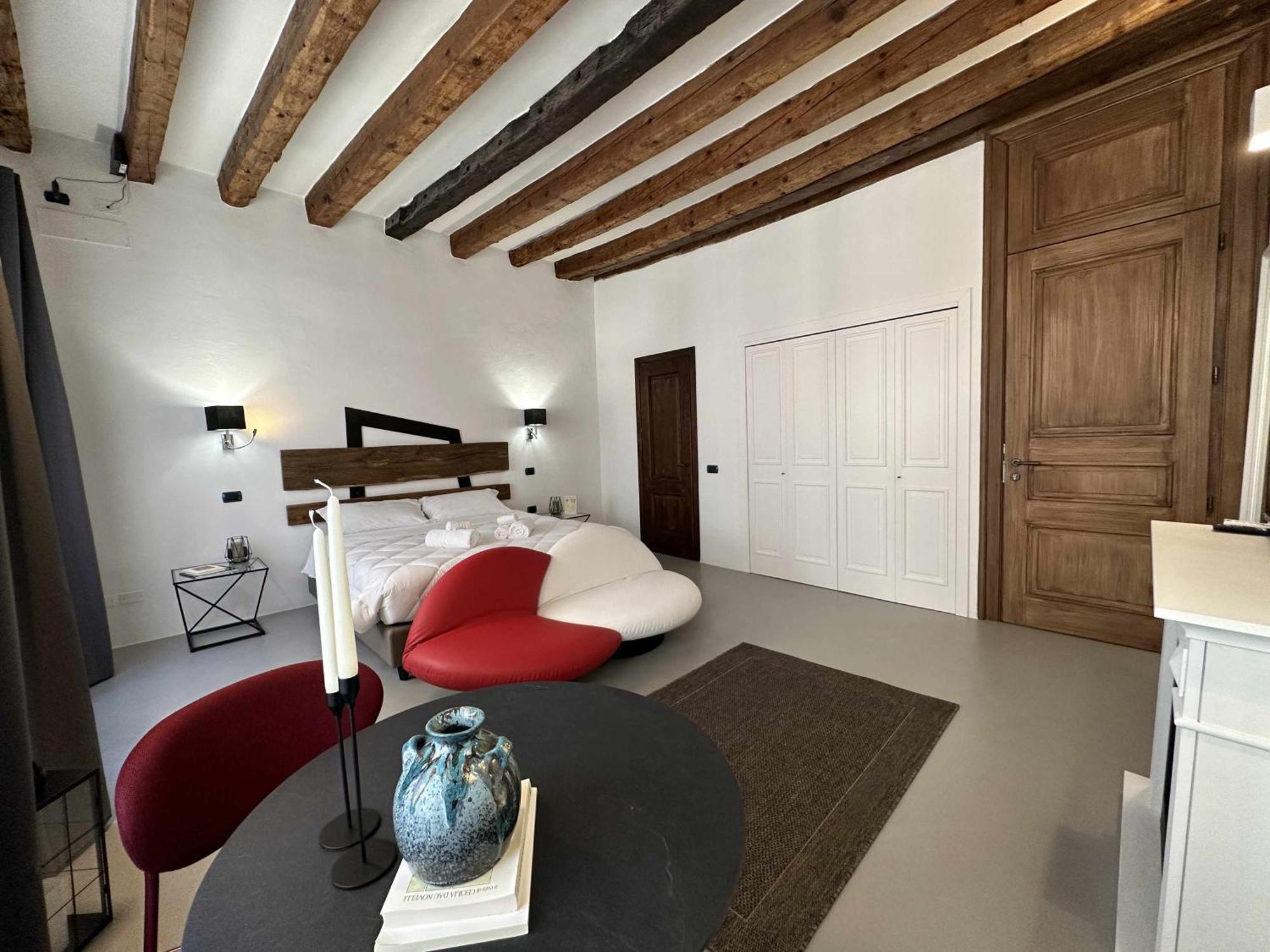 C&O Savoia Deluxe Rooms Cagliari Esterno foto