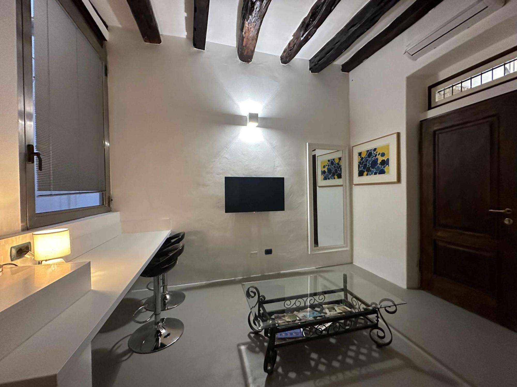 C&O Savoia Deluxe Rooms Cagliari Esterno foto